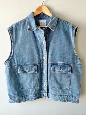 Le Lis Blue Denim Button-Front Vest with Flame Design Size S -Calgary Stampede